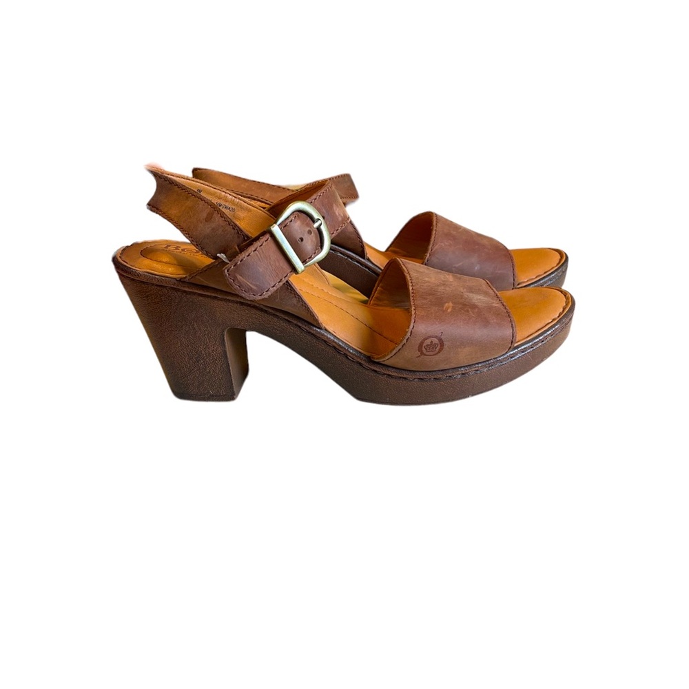 Born leather heeled sandals size 9